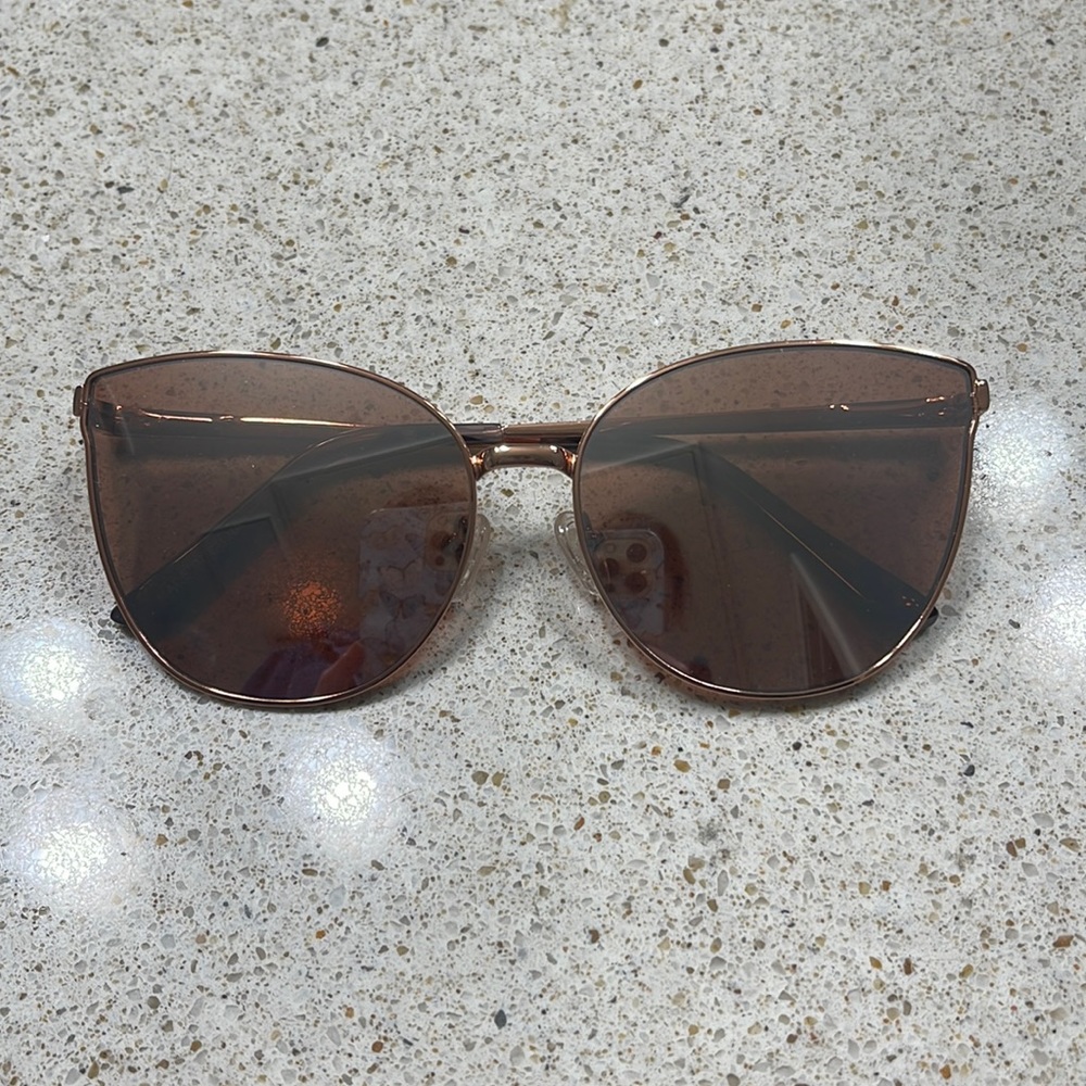 NWOT Sunglasses🐱